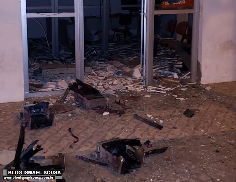 Criminosos explodem bancos e causam pÃ¢nico aos moradores de Marcelino Vieira e SÃ£o JosÃ© de Mipibu