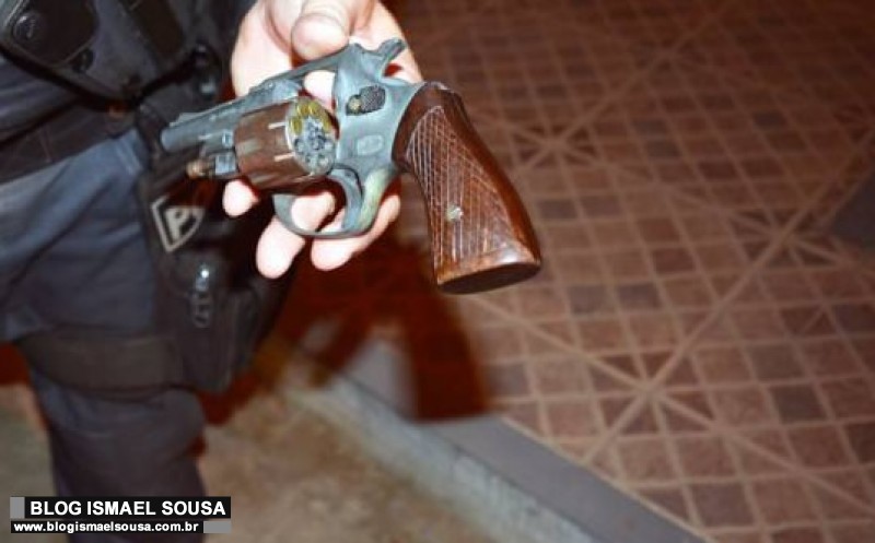 Popular presencia assalto e atira em suspeito no bairro Bom Jardim