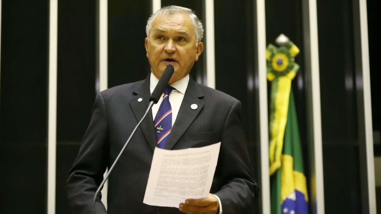 General Girão aciona autoridades para apuração e punição dos culpados pelo atentado ao seu gabinete