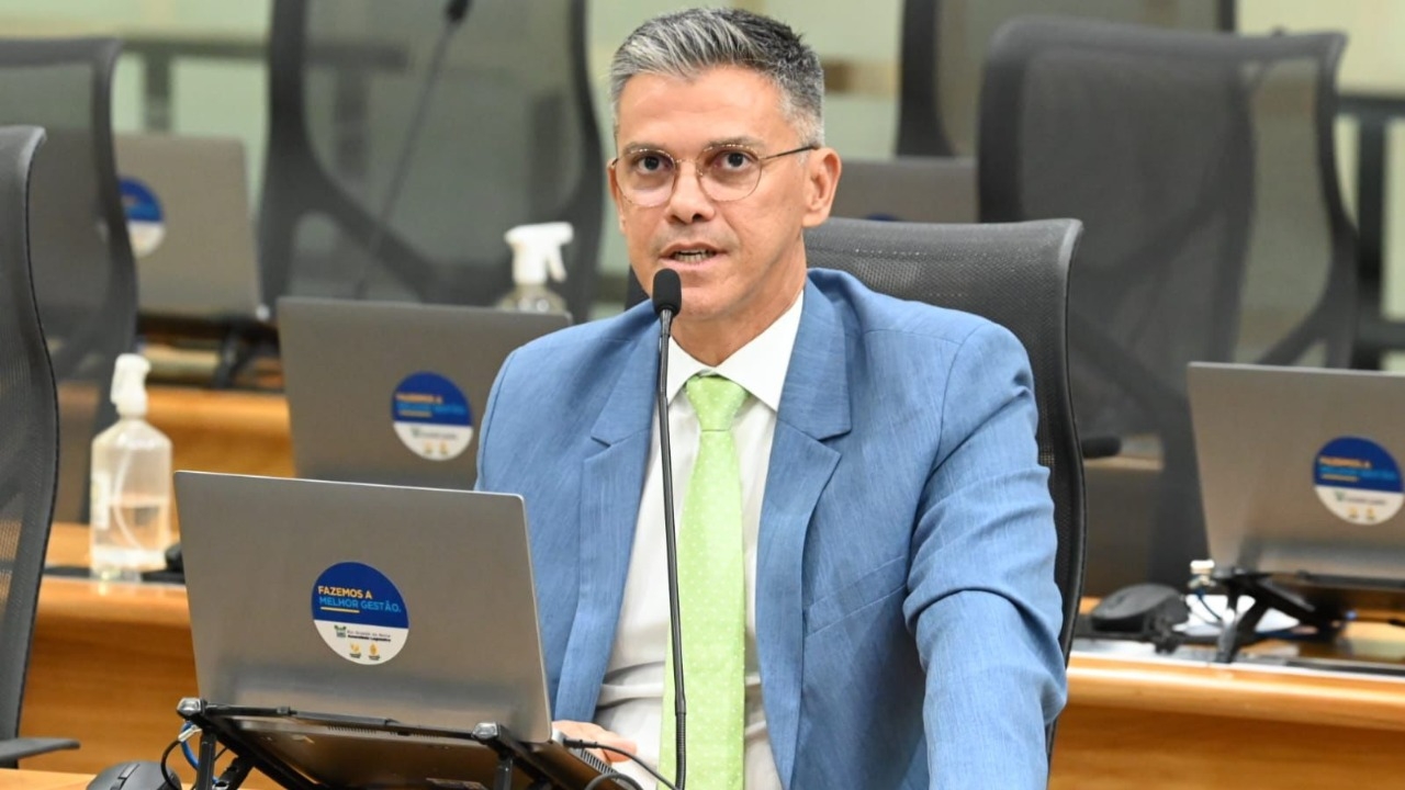 Governo do PT discrimina policiais até no auxílio-alimentação, afirma deputado