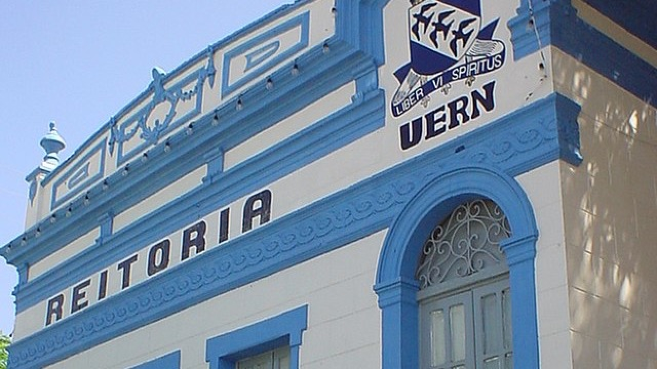 Uern emite nota sobre enfermeira autista impedida de se matricular em mestrado