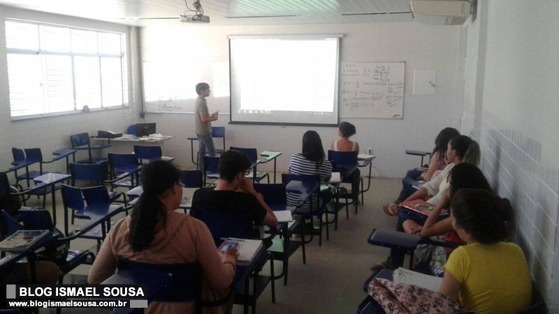 Projeto PreparatÃ³rio ENEM oferece aulas a estudantes de baixa renda