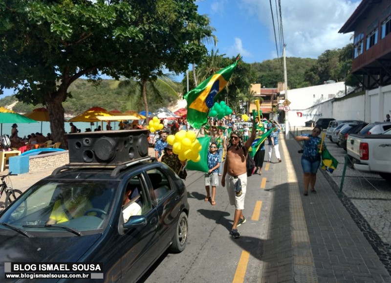 Manifestantes fazem protesto pedindo intervenÃ§Ã£o militar em Natal
