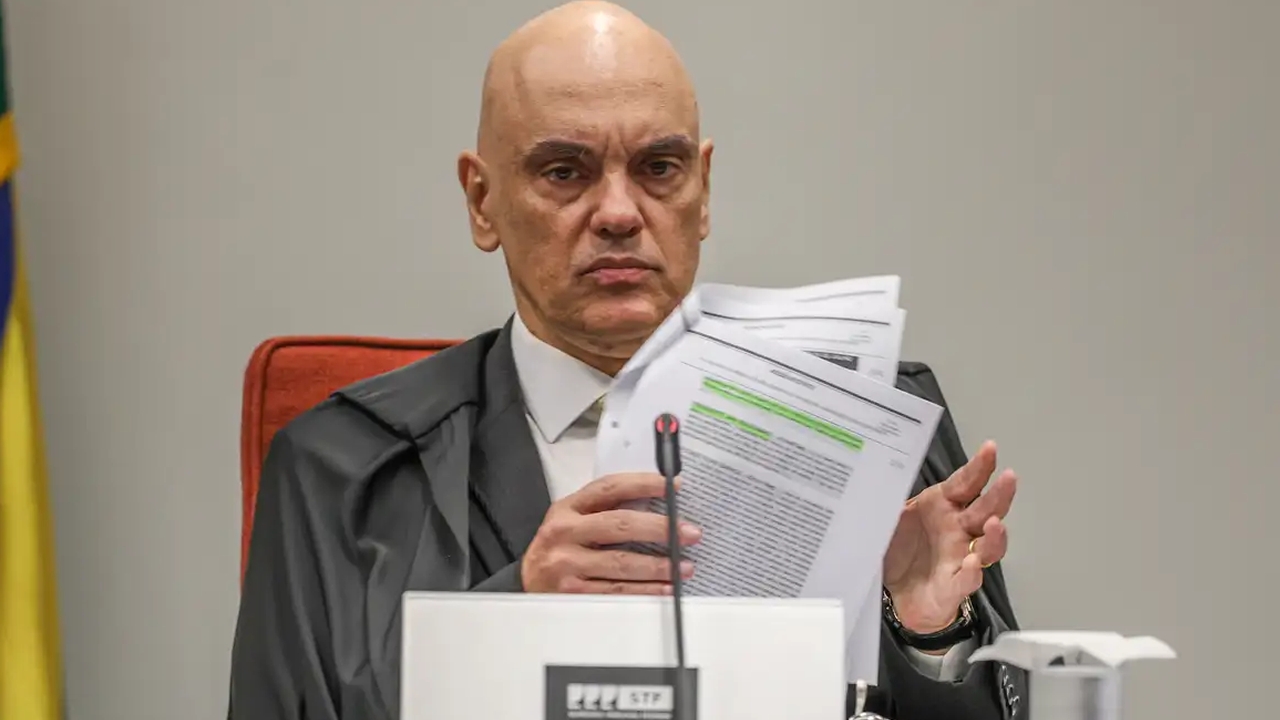 Oposição consegue 41 assinaturas e vai pedir impeachment de Moraes