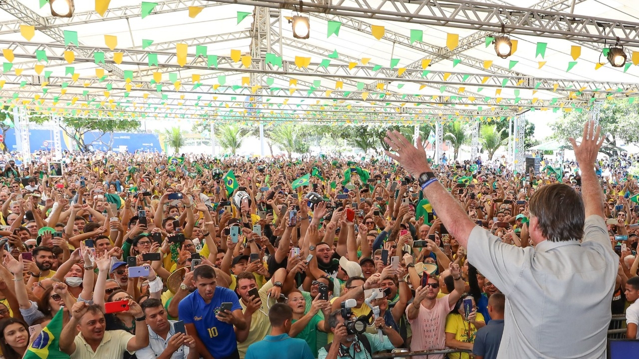 Multidão impressiona e Bolsonaro e Girão são ovacionados em Natal