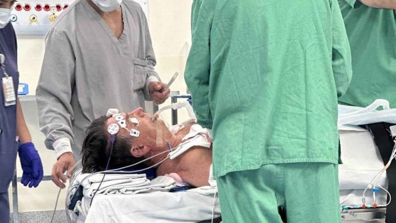 Bolsonaro se recupera em quarto após cirurgias: 'mais uma etapa vencida'