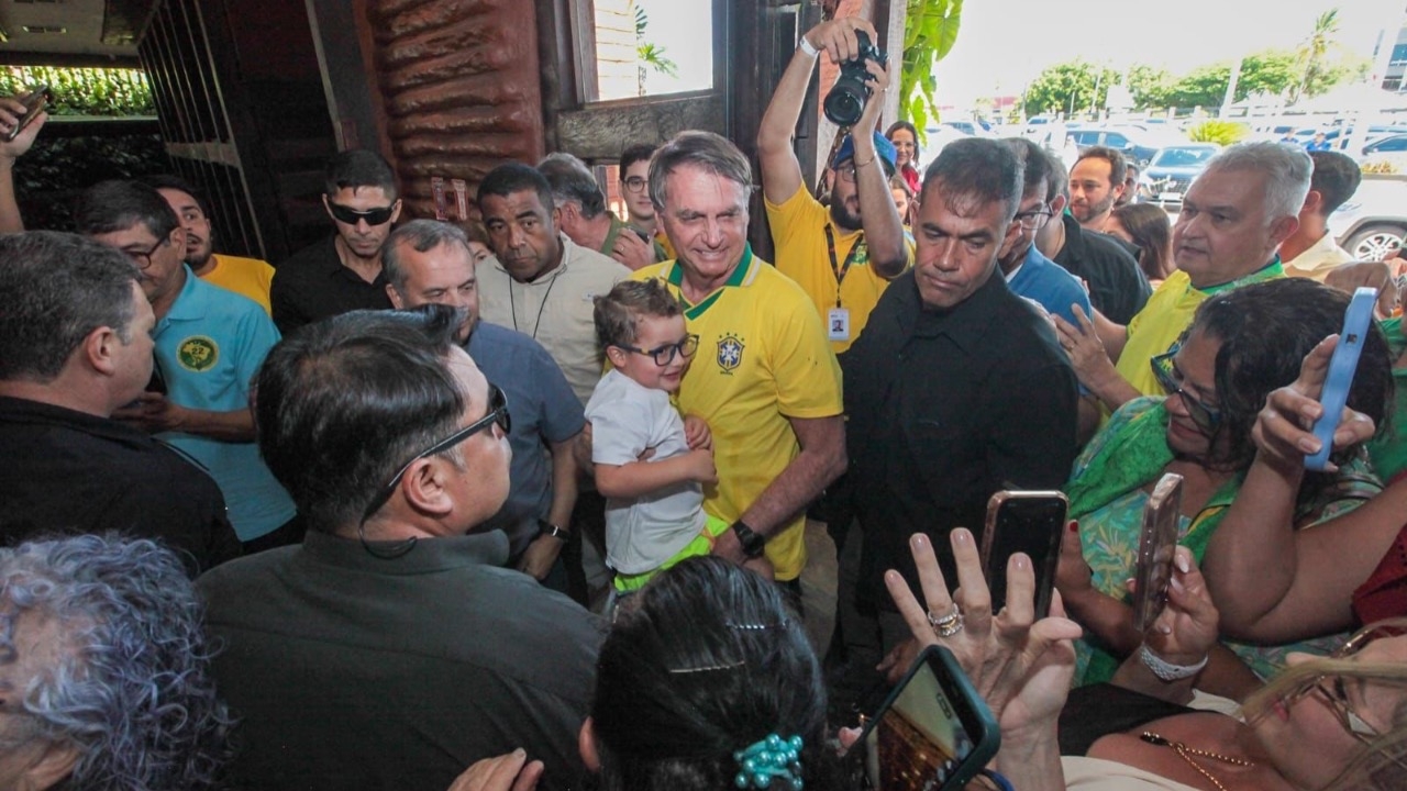 Bolsonaro se reúne com influenciadores digitais em Natal em clima de informalidade Bolsonaro se reúne com influenciadores digitais em Natal em clima de informalidade