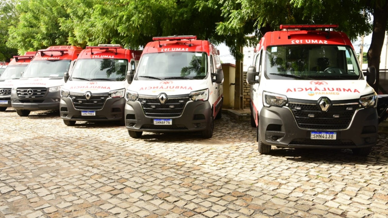 Prefeitura de Mossoró entrega 4 novas ambulâncias ao SAMU