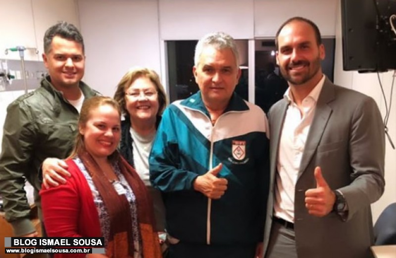 General GirÃ£o recebe visita do filho do presidente Jair Bolsonaro