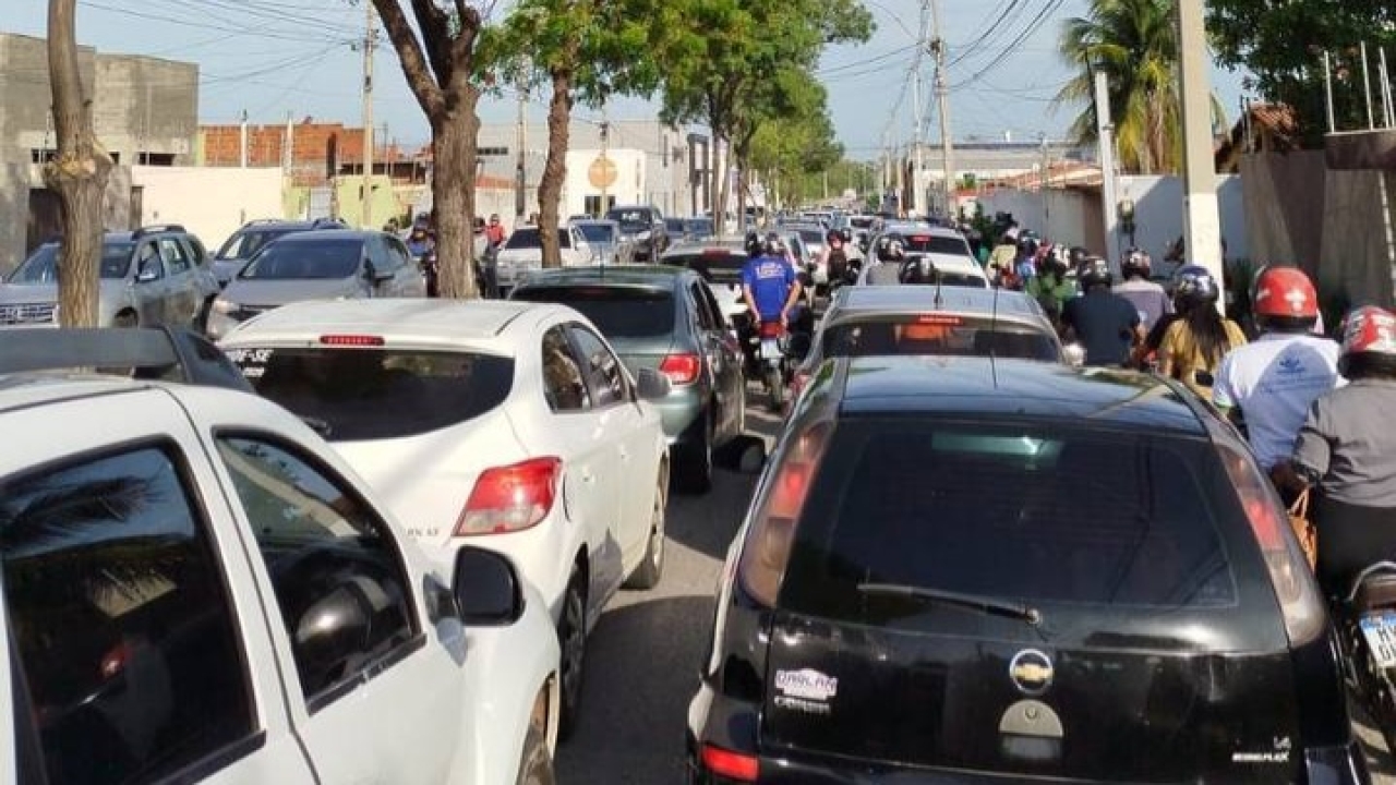 Mossoró tem trânsito caótico nesta quarta e cenário lembra a Índia