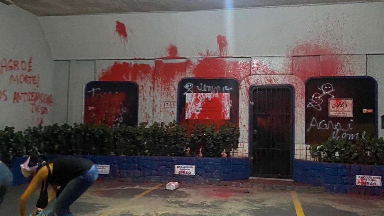 MST assume autoria de terrorismo contra gabinete do General Girão em Natal