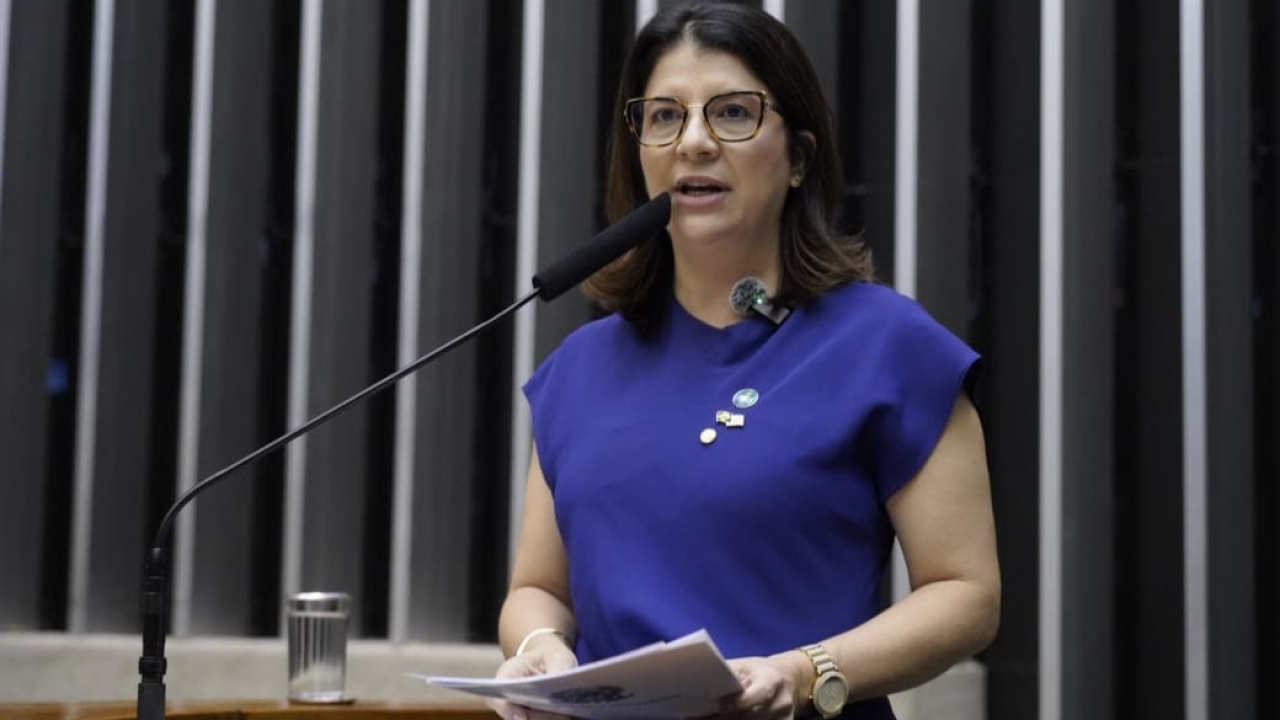 Carla Dickson apresenta projeto para sustar decreto de Lula que autoriza uso da estrutura da Presidência em apoio à Janja
