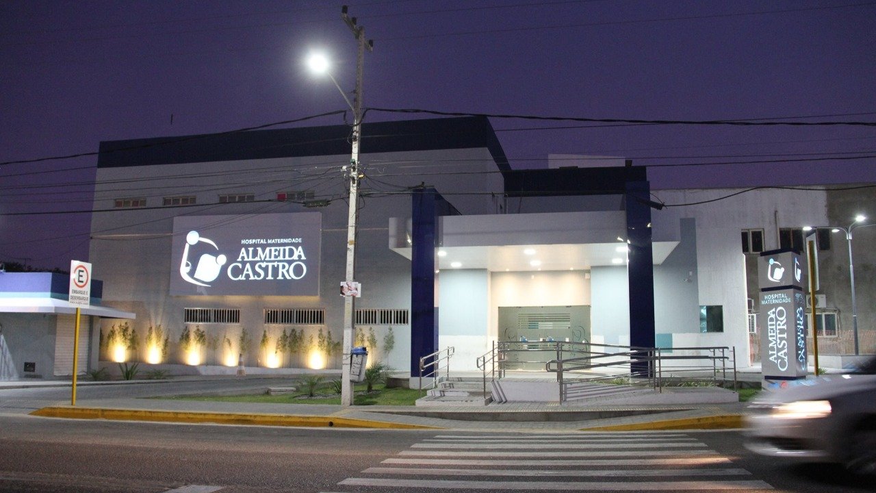 Servidores terceirizados do Hospital Almeida Castro reclamam de salários atrasados
