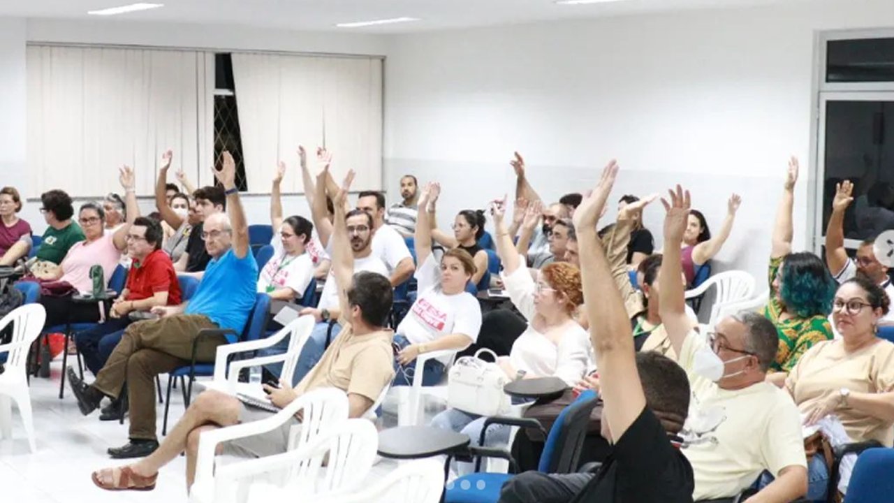 URGENTE: Professores da UFERSA decidem manter greve