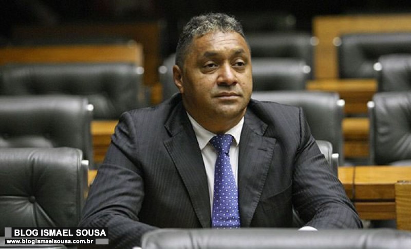 Tiririca renuncia mandato de deputado federal e se diz envergonhado