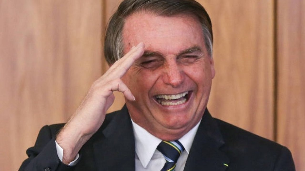 Para desespero da turma da lacração, Bolsonaro não aparece na lista de Vorcaro