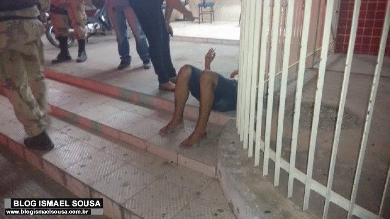 Rapaz Ã© baleado e procura ajuda em delegacia no Alto de SÃ£o Manoel