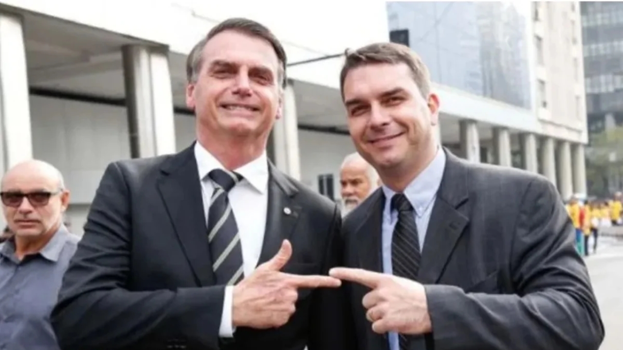 Bolsonaro diz que Flávio será seu candidato à Presidência da República