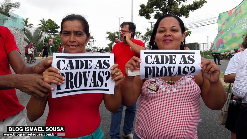 Em MossorÃ³, movimentos de esquerda descem a Av. Presidente Dutra contra a prisÃ£o de Lula