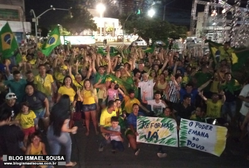 Ato a favor das reformas reÃºne apoiadores de Bolsonaro em MossorÃ³