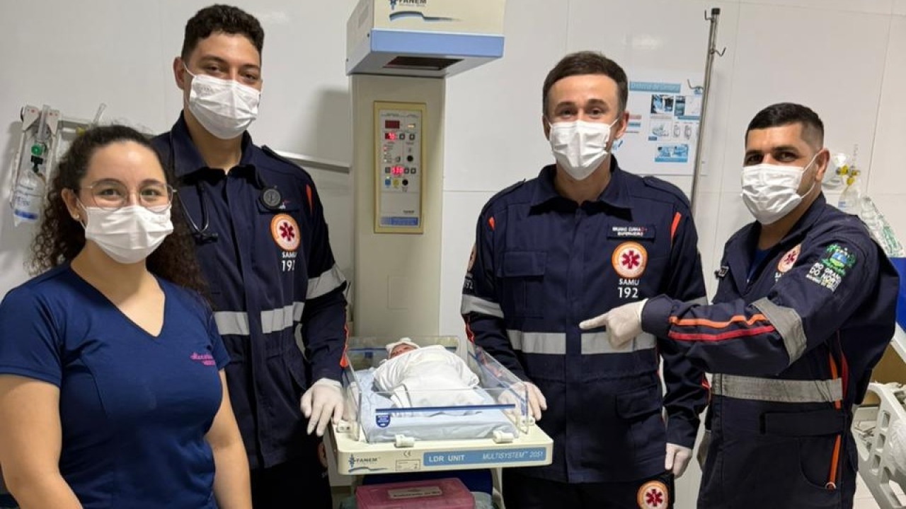 Bebê que nasceu no banheiro da UPA do São Manoel recebe nome de Aurora