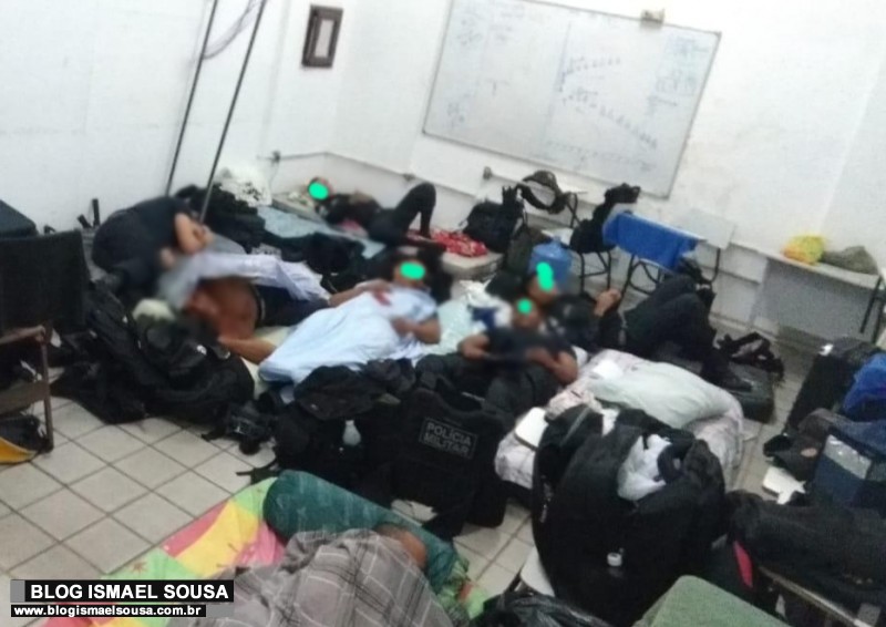 HumilhaÃ§Ã£o: Novos policiais dormem amontoados no chÃ£o por falta de alojamento adequado