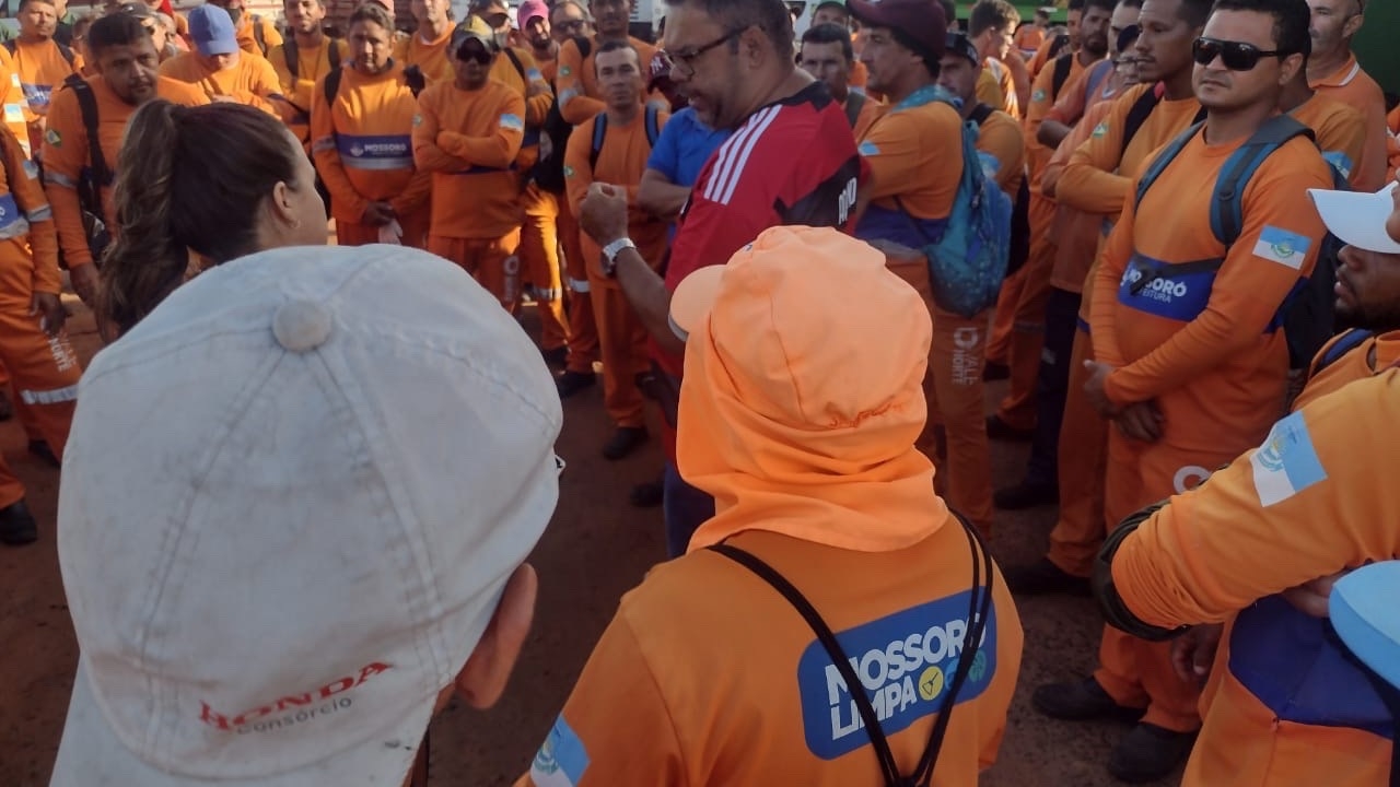 Garis da Vale Norte entram em greve e serviços de limpeza são prejudicados em Mossoró