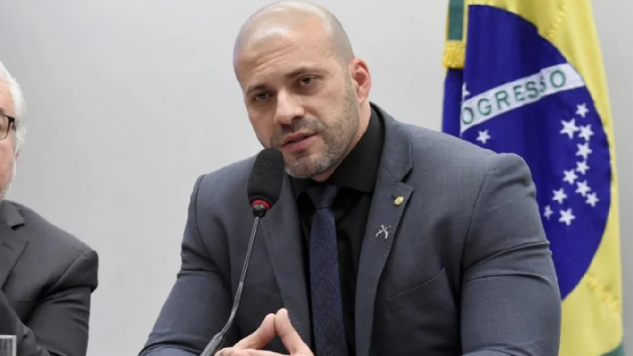 Alexandre de Moraes autoriza regime aberto para Daniel Silveira