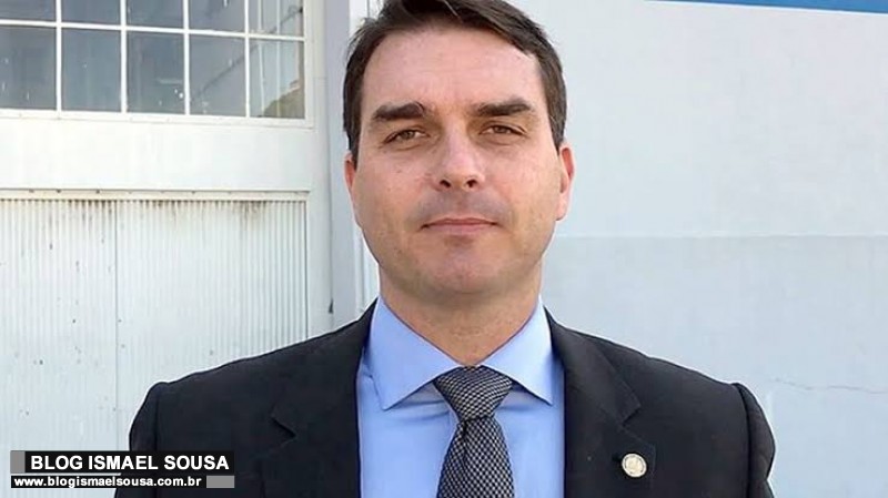 Flavio Bolsonaro explica pagamento de R$ 1 milhÃ£o e depÃ³sitos de R$ 2 mil