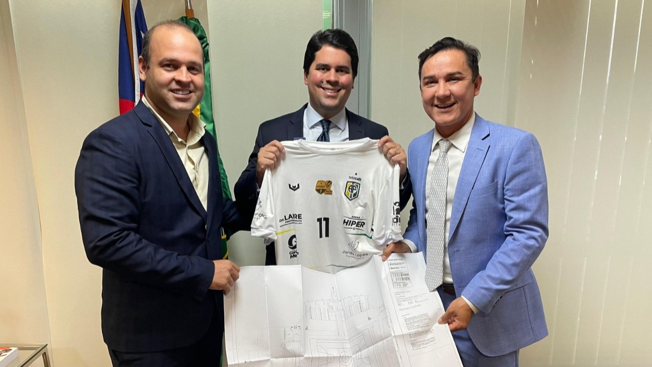 Deputado Neilton apresenta ao ministro dos Esportes novo projeto para Apodi