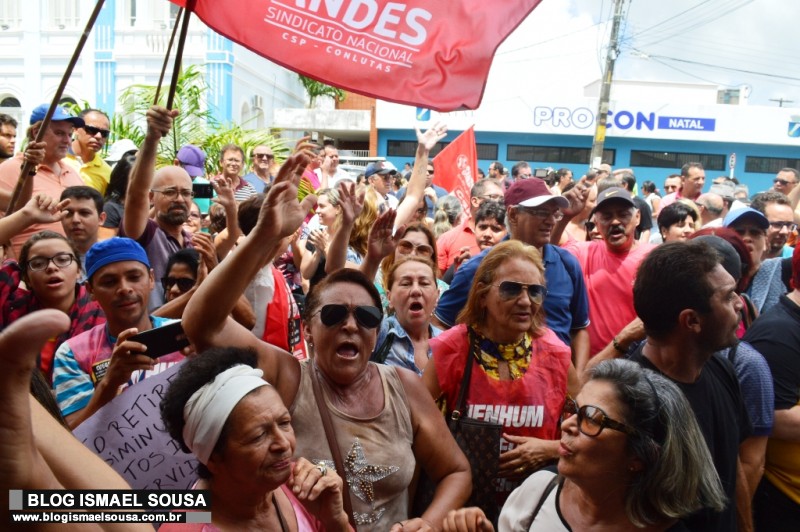 Servidores irÃ£o tentar barrar pacote fiscal do governo em frente Ã  AL/RN