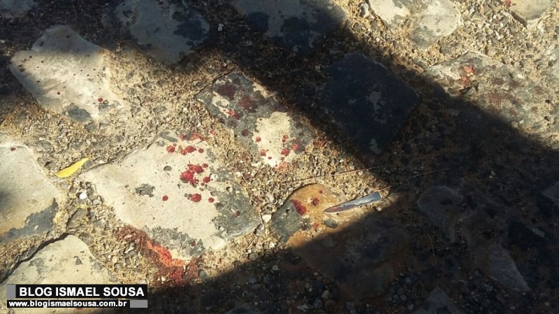 Homem Ã© morto com facada no coraÃ§Ã£o apÃ³s discussÃ£o com vizinho no Bom Jardim