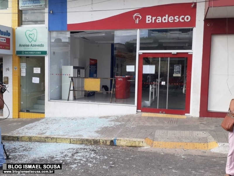 NÃ£o foi no RJ, mas no RN: Bandidos metralham cidade do interior durante assalto a banco