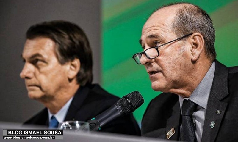 Ministro da Defesa Fernando Azevedo deixa o governo