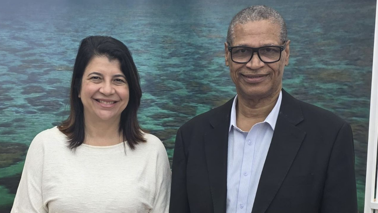Carla Dickson firma parceria com bispo da Igreja Universal e fortalece projeto de reeleição