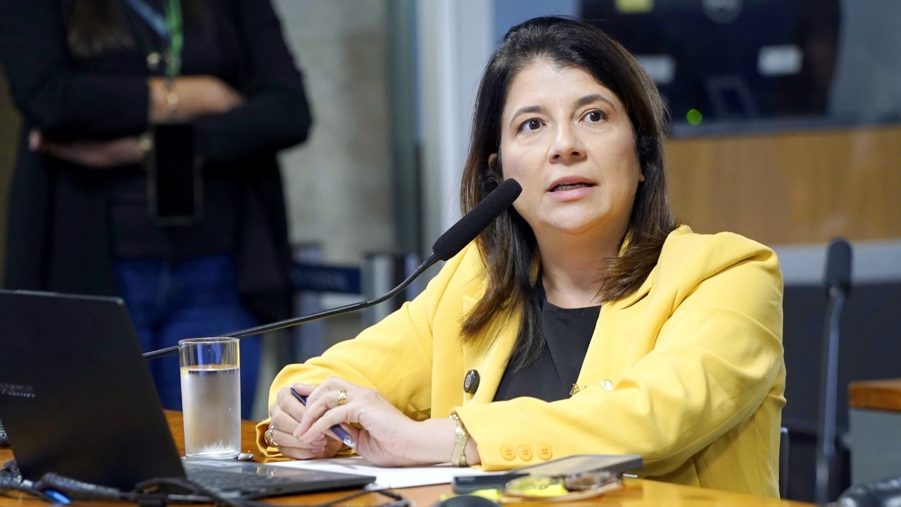 Carla Dickson denuncia burocracia do Governo que deixa pescadores sem renda