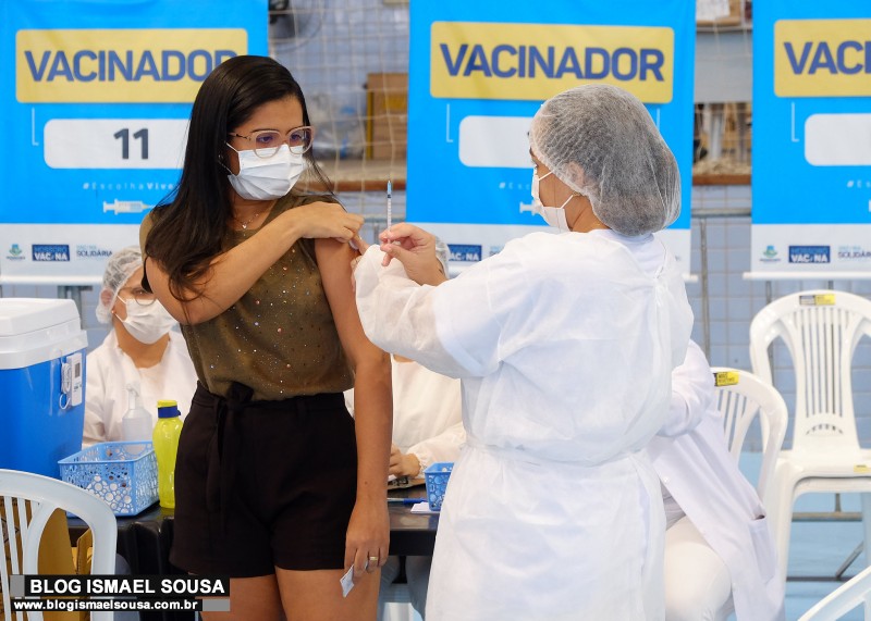 Mossoró inicia vacinação dos adolescentes de 12 anos ou mais