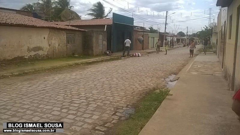 Dois jovens sÃ£o assassinados com armas de grosso calibre no Parque das Rosas