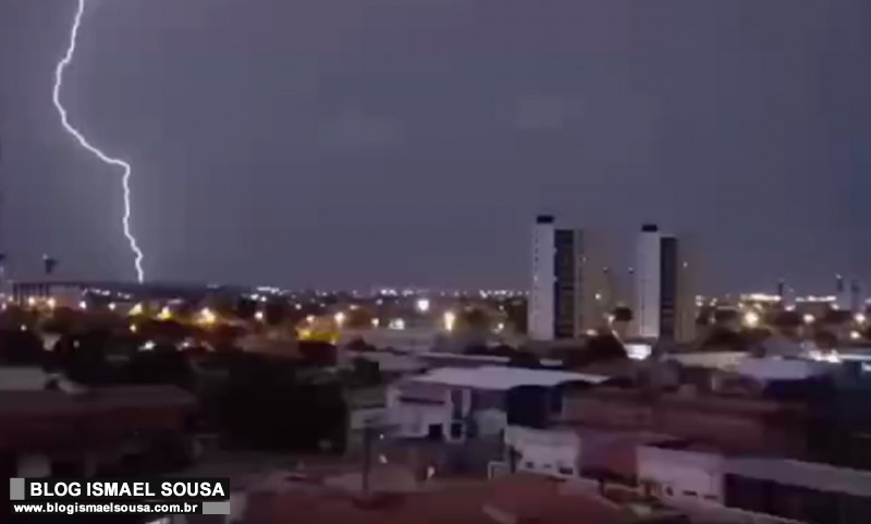 Tempestade de raios atinge MossorÃ³ na noite deste sÃ¡bado