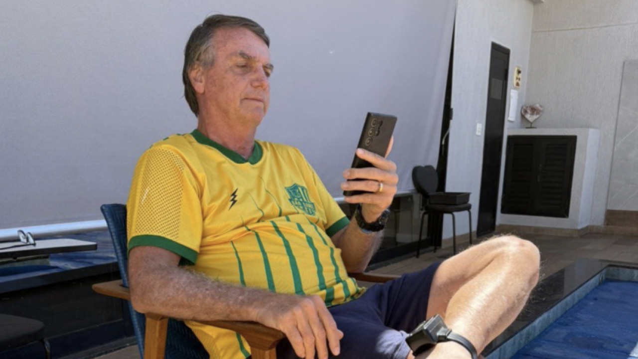 Hashtag ‘Bolsonaro Free’ lidera redes sociais em dia de julgamento no STF