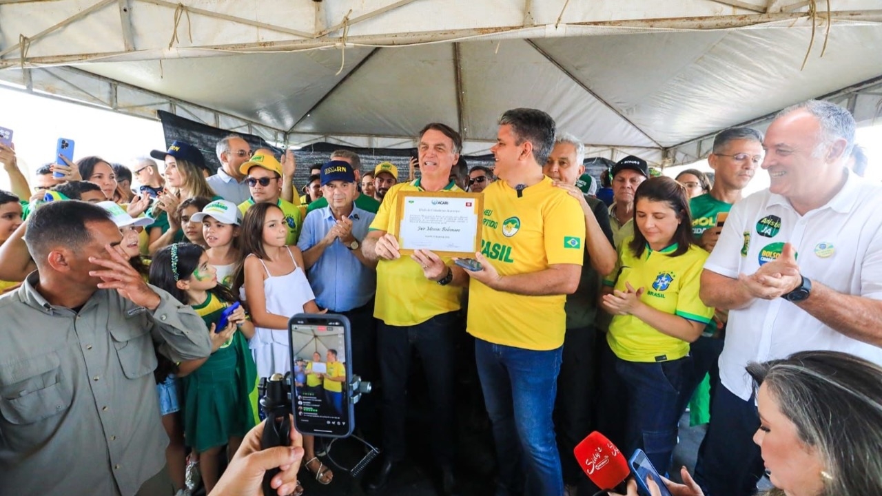 Em Acarí, Bolsonaro recebe título de Cidadão Honorário e destaca ações de sua gestão