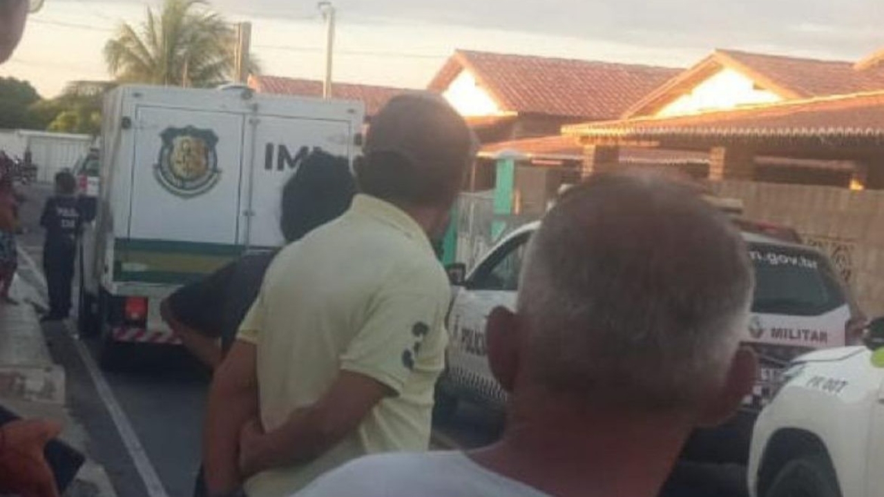 Criminosos erram alvo inicial e matam dois homens em sequência em Tibau (RN) Criminosos erram alvo inicial e matam dois homens em sequência em Tibau (RN)