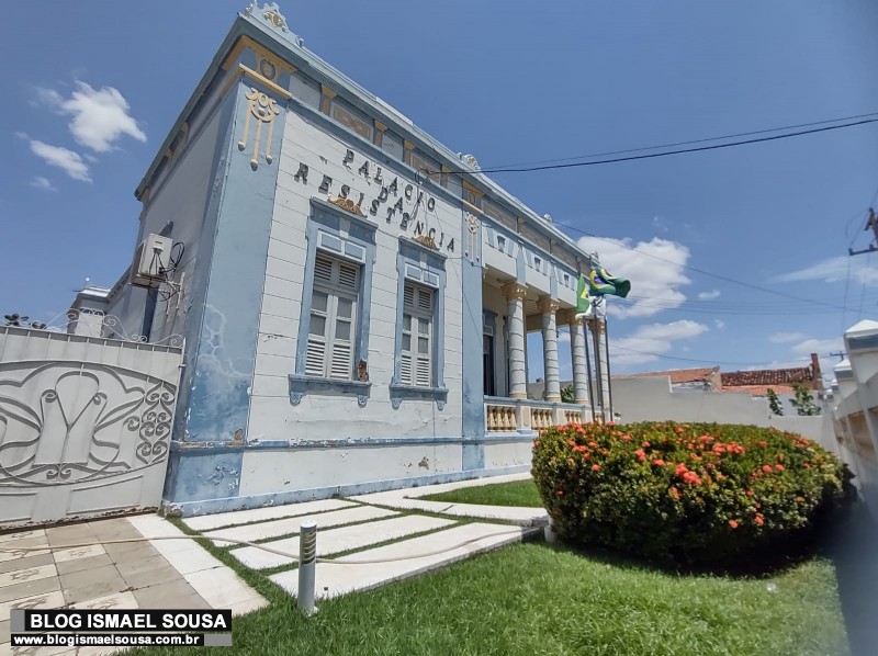 Prefeitura de MossorÃ³ mantÃ©m salÃ¡rios em dia e pagarÃ¡ atrasados