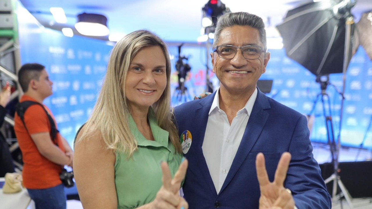 Salatiel chama Nilda de fujona e Marciano diz que ela é despreparada, durante debate da 98 FM