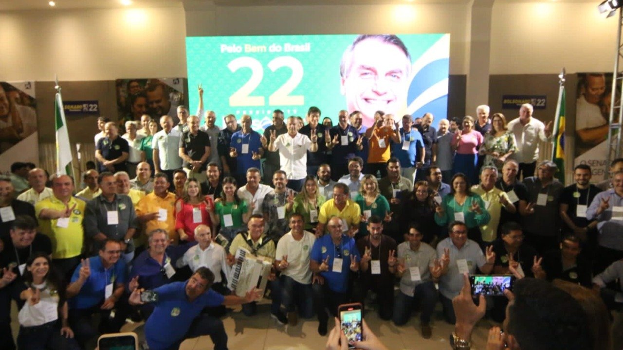 Rogério Marinho reúne cerca de 70 prefeitos do RN que passam a apoiar Bolsonaro  