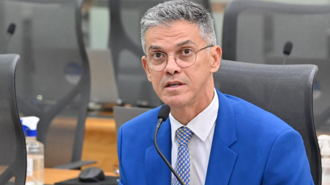 Azevedo culpa Fátima e Lula por crise de empregos no RN