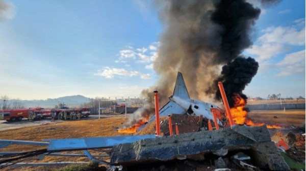 Acidente aéreo na Coreia do Sul deixa 179 mortos e somente dois tripulantes sobrevivem
