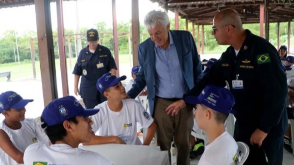 João Maia visita Base Natal de Natal e conhece programa 'Força no Esporte' 
