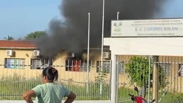 Educação sucateada: Incêndio atinge escola estadual em Grossos