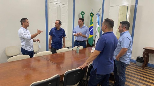 Allyson se reúne com Fábio Dantas, mas os dois preferiram não postar fotos do encontro